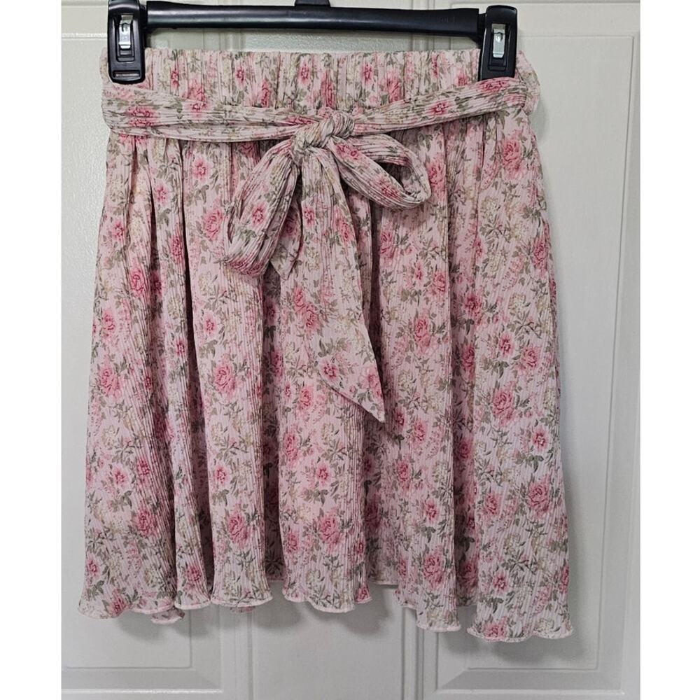 Brunch and Beyond Pink Multi Pleated Belted Floral Skort--size small